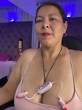 Snapshot of Sussan__ chatting on September 10, 2025, 11:54 am Sussan online show from September 10, 2025, 11:54 am
