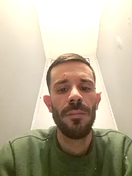 Snapshot of lolo7121 chatting on September 19, 2025, 9:43 am lolo7121 online show from September 19, 2025, 9:43 am