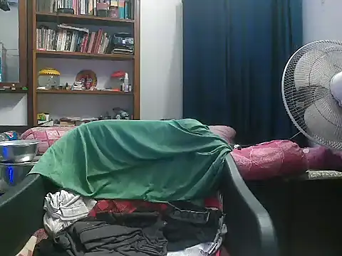 Snapshot of Onami_6996 chatting on October 13, 2025, 3:45 pm Onami 6996 online show from October 13, 2025, 3:45 pm