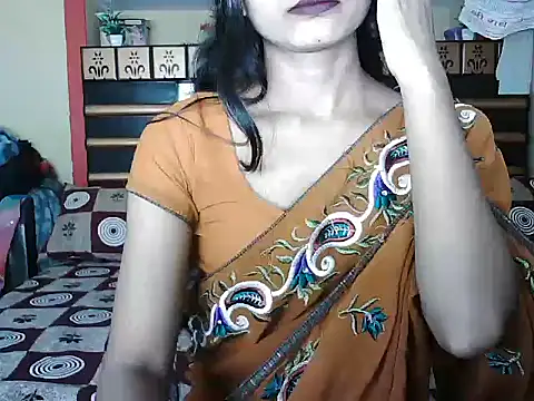 ROSE GOLDE online show from October 2, 2025, 2:13 pm