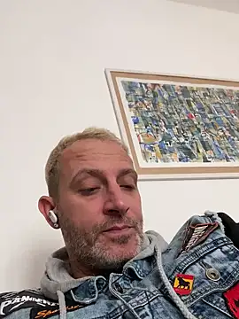 Snapshot of Maurinho3005 chatting on September 29, 2025, 9:58 am Maurinho3005 online show from September 29, 2025, 9:58 am