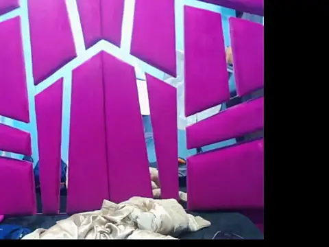 Snapshot of Kataleya_Luck chatting on November 4, 2025, 3:27 am Kataleya Luck online show from November 4, 2025, 3:27 am