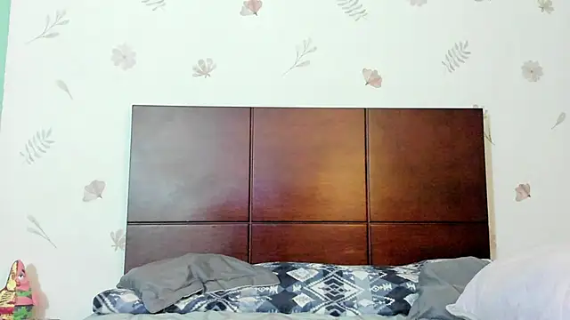 Snapshot of marie_pourtoii chatting on September 25, 2025, 12:25 am marie pourtoii online show from September 25, 2025, 12:25 am