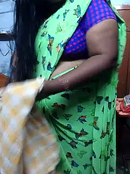 Snapshot of TAMIL_ELAKKIYA chatting on November 9, 2025, 4:00 am TAMIL ELAKKIYA online show from November 9, 2025, 4:00 am