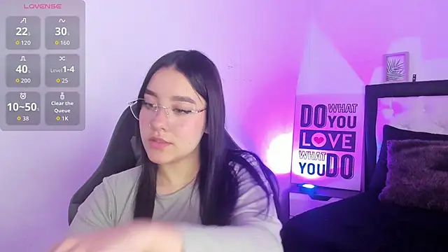 Snapshot of KimGarces chatting on September 13, 2025, 8:41 pm KimGarces online show from September 13, 2025, 8:41 pm