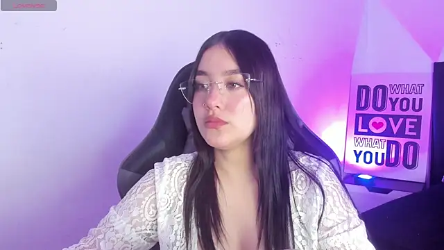 Snapshot of KimGarces chatting on September 14, 2025, 4:28 pm KimGarces online show from September 14, 2025, 4:28 pm