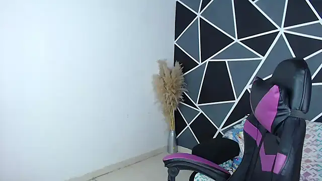 Snapshot of karol_the_warrior chatting on September 26, 2025, 10:03 pm karol the warrior online show from September 26, 2025, 10:03 pm