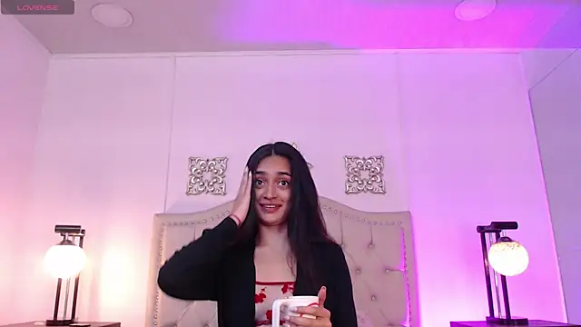 Snapshot of Leilani- chatting on October 14, 2025, 3:35 pm Leilani- online show from October 14, 2025, 3:35 pm