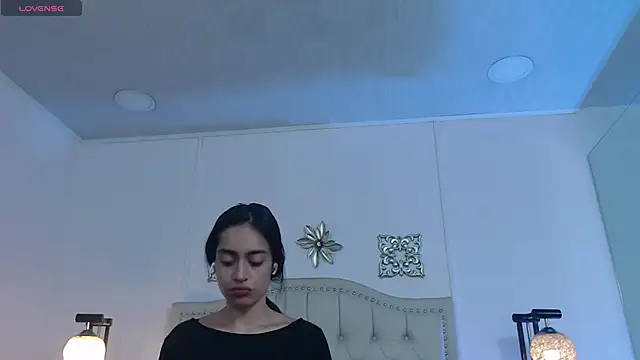 Snapshot of Leilani- chatting on October 21, 2025, 11:11 am Leilani- online show from October 21, 2025, 11:11 am