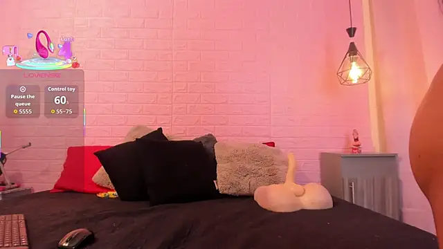 Snapshot of MayteLiu_ chatting on October 15, 2025, 12:38 pm MayteLiu online show from October 15, 2025, 12:38 pm