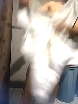 Snapshot of andreustoreto chatting on October 28, 2025, 12:30 pm andreustoreto online show from October 28, 2025, 12:30 pm