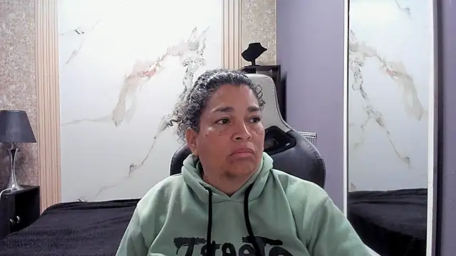 Snapshot of NinaBlazee chatting on October 18, 2025, 9:21 am NinaBlazee online show from October 18, 2025, 9:21 am