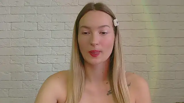 Snapshot of Alice_Sweet_01 chatting on November 12, 2025, 12:05 pm Alice Sweet 01 online show from November 12, 2025, 12:05 pm