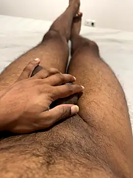 Snapshot of Madu0999 chatting on September 17, 2025, 7:15 pm Madu0999 online show from September 17, 2025, 7:15 pm