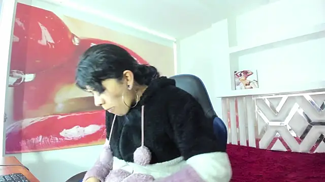 Snapshot of Raven_Rouge_ chatting on October 3, 2025, 10:51 pm Raven Rouge  online show from October 3, 2025, 10:51 pm