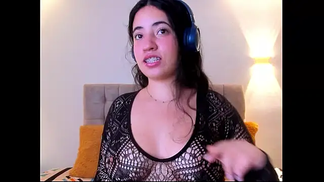 Snapshot of Nicol_Chang chatting on October 9, 2025, 3:59 am Nicol Chang online show from October 9, 2025, 3:59 am