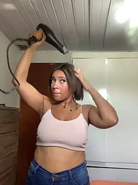 Crisschiavo online show from September 19, 2025, 1:01 pm