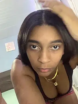 Crisschiavo online show from November 20, 2025, 10:09 pm