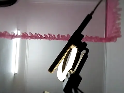 Snapshot of CindyBlue chatting on November 3, 2025, 12:35 am CindyBlue online show from November 3, 2025, 12:35 am