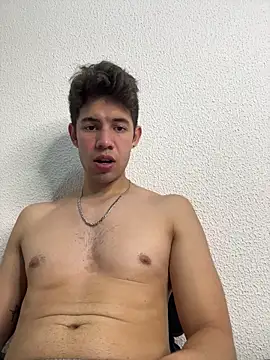 Snapshot of Maxtaylor18 chatting on October 15, 2025, 3:06 am Maxtaylor18 online show from October 15, 2025, 3:06 am