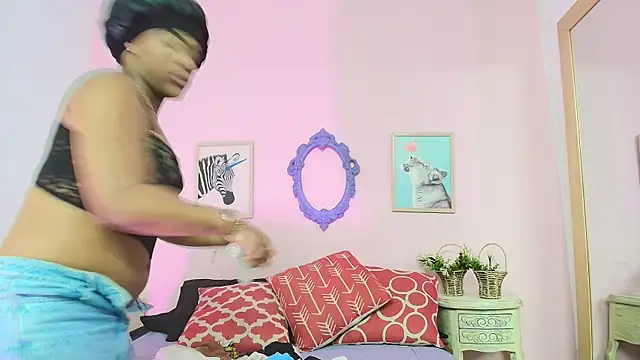 Snapshot of Nahomi_Rivera chatting on October 3, 2025, 12:46 pm Nahomi Rivera online show from October 3, 2025, 12:46 pm