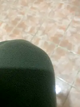 Snapshot of Binuthomas chatting on September 18, 2025, 12:23 am Binuthomas online show from September 18, 2025, 12:23 am