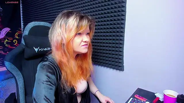 Snapshot of Nora_lovvvv chatting on October 3, 2025, 10:01 am Nora lovvvv online show from October 3, 2025, 10:01 am