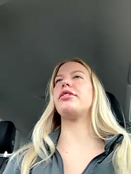 Snapshot of Chloemillerrxx chatting on September 13, 2025, 2:17 pm Chloemillerrxx online show from September 13, 2025, 2:17 pm