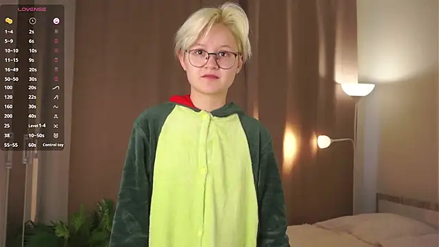 Snapshot of MargertDoyen chatting on October 14, 2025, 6:14 am MargertDoyen online show from October 14, 2025, 6:14 am