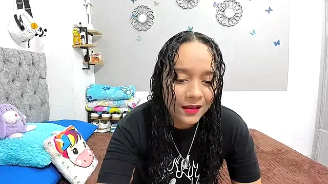 nay and aleja1 online show from October 4, 2025, 3:37 am