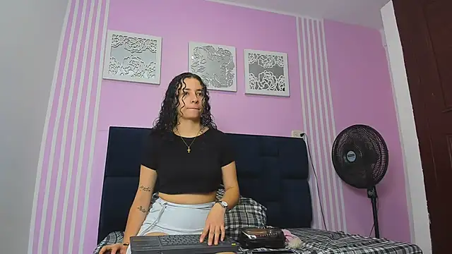 Snapshot of Horny_firecouple chatting on September 15, 2025, 11:54 am Horny firecouple online show from September 15, 2025, 11:54 am