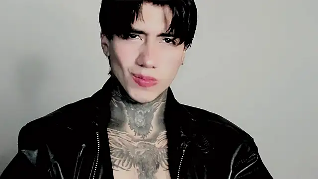 Snapshot of Alex_bdsmz chatting on November 1, 2025, 12:01 am Alex bdsmz online show from November 1, 2025, 12:01 am