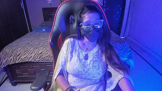 Snapshot of ShylaGill chatting on October 18, 2025, 11:00 am ShylaGill online show from October 18, 2025, 11:00 am