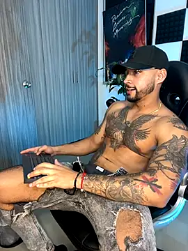 Snapshot of Nikola_Hank chatting on September 17, 2025, 4:58 am Nikola Hank online show from September 17, 2025, 4:58 am