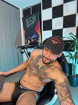 Snapshot of Nikola_Hank chatting on October 15, 2025, 6:35 am Nikola Hank online show from October 15, 2025, 6:35 am