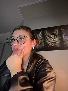 Snapshot of AriaBliss- chatting on October 12, 2025, 3:38 am AriaBliss- online show from October 12, 2025, 3:38 am