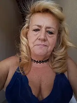 Snapshot of Belladama61 chatting on September 17, 2025, 10:39 am Belladama61 online show from September 17, 2025, 10:39 am