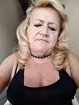 Snapshot of Belladama61 chatting on September 21, 2025, 10:39 am Belladama61 online show from September 21, 2025, 10:39 am