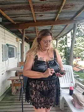 Snapshot of Misspapillon1840 chatting on September 30, 2025, 11:04 am Misspapillon1840 online show from September 30, 2025, 11:04 am