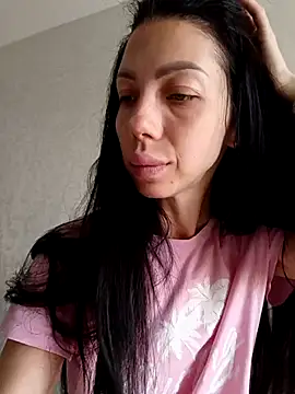 Snapshot of Princessa99885 chatting on September 18, 2025, 6:15 am Princessa99885 online show from September 18, 2025, 6:15 am