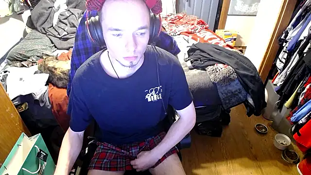 Snapshot of womenhateme69 chatting on October 4, 2025, 5:16 am womenhateme69 online show from October 4, 2025, 5:16 am