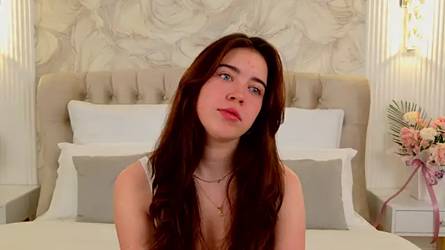 Snapshot of KimberlyBond chatting on September 9, 2025, 4:39 pm KimberlyBond online show from September 9, 2025, 4:39 pm