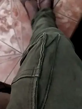 Snapshot of broskies777 chatting on November 7, 2025, 10:04 am broskies777 online show from November 7, 2025, 10:04 am