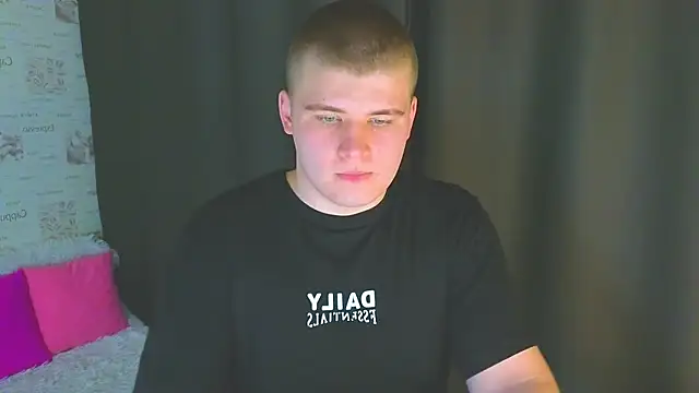 Snapshot of kittenmurr chatting on October 8, 2025, 2:47 pm kittenmurr online show from October 8, 2025, 2:47 pm