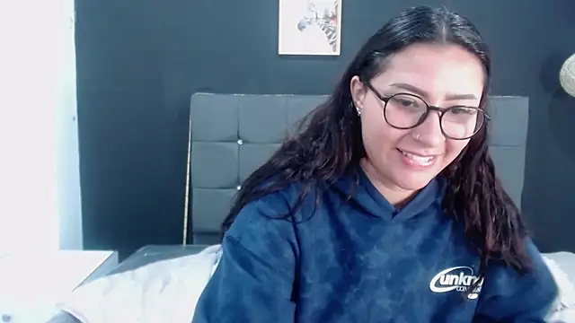 Snapshot of nicolee_8 chatting on September 27, 2025, 11:15 am nicolee 8 online show from September 27, 2025, 11:15 am