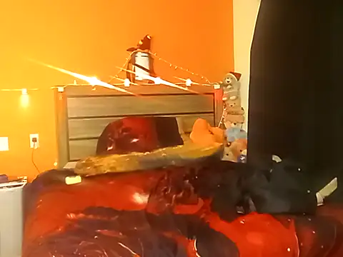 Snapshot of LusciousKandy chatting on October 4, 2025, 12:03 pm LusciousKandy online show from October 4, 2025, 12:03 pm