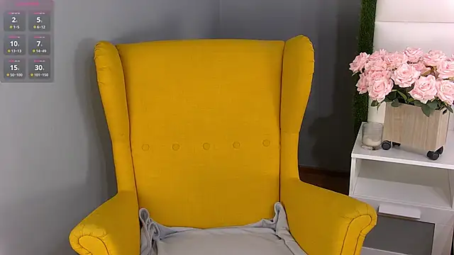 Snapshot of AmandaLinds chatting on November 4, 2025, 2:16 pm AmandaLinds online show from November 4, 2025, 2:16 pm