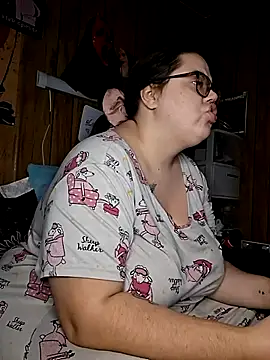 Snapshot of GoddessDess chatting on October 22, 2025, 1:11 pm GoddessDess online show from October 22, 2025, 1:11 pm