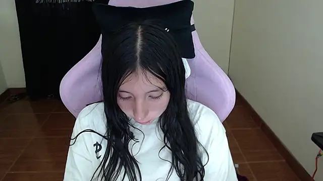 Snapshot of ScarlettShirahoshi chatting on September 14, 2025, 7:57 pm ScarlettShirahoshi online show from September 14, 2025, 7:57 pm