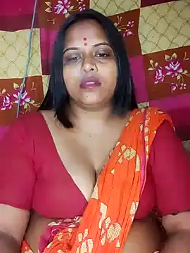 Snapshot of Hot-Show2 chatting on October 2, 2025, 5:31 pm Hot-Show2 online show from October 2, 2025, 5:31 pm